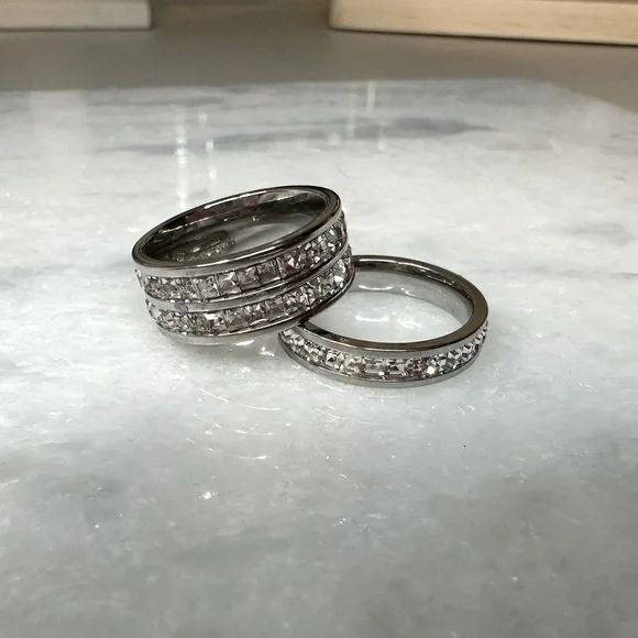 Tavy Bloom Double Starlight Band Ring in Silver - Picture 5 of 5